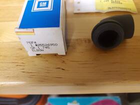 25526950 Chevrolet 2526950 1976 - 1984 Chevy Gm Crankcase Vent Pcv Elbow Grommet Nos Oem