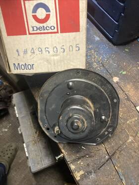 4960505 General Motors Gm Nos Blower Motor Chevy Motor. New In Box